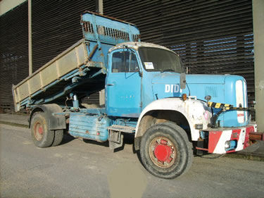 camion-benne-Berna-5VM-D1K-4X4-Schwerlast-Zylinder-6--3_big--10050513093587691800.jpg