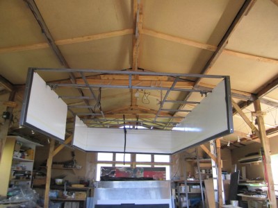 Structure toit relevant en atelier